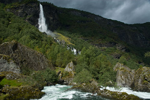 der grosse Wasserfall im Flamsdalen