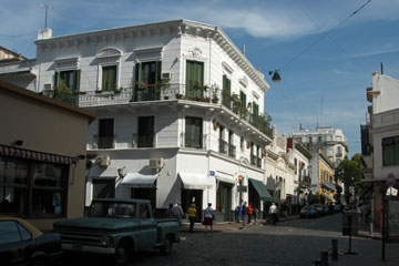 Street scene in the La Boca neighbourhood