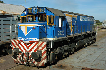 Diesel engine of the Tren Patagonico at Grunbein station